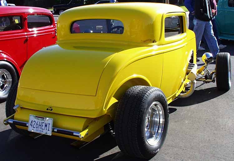 32-Ford-Hiboy-3W-Coupe-Chopped-01d